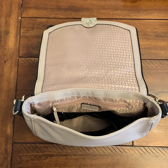 ♠️ Kate Spade Crossbody bag ♠️ Host Pick! 🔥 - Picture 3 of 3